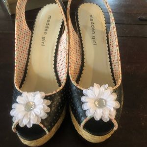 SOLD!!! Vintage Madden Girl Wedge Heels Size 6